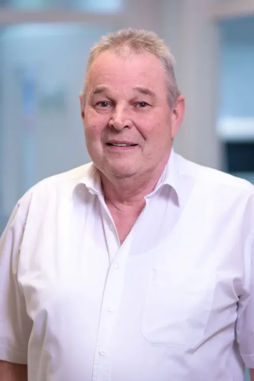 Dr. Stützle